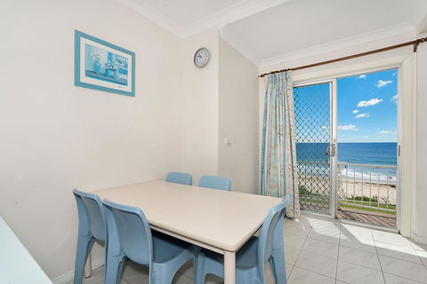 Sea Spray Apartments, Unit 4 - Australian Directory 3
