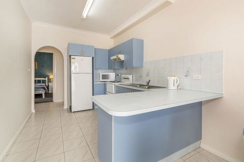 Sea Spray Apartments, Unit 4 - Australian Directory 2
