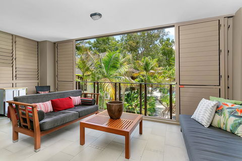 Sea Temple Private Apartments - Australian Directory 1