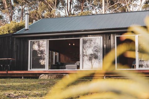 Seagrass On Sunset Bay - Australian Directory 1