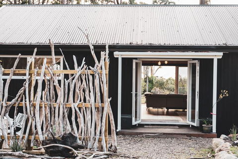 Seagrass On Sunset Bay - Australian Directory 0