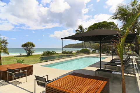 Seahaven Noosa Beachfront Resort - Australian Directory 2