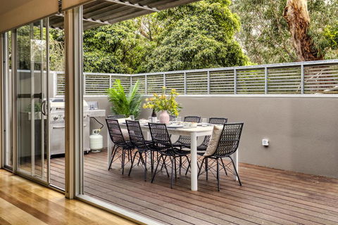 Seascape - The Ultimate Inverloch Retreat - Australian Directory 3