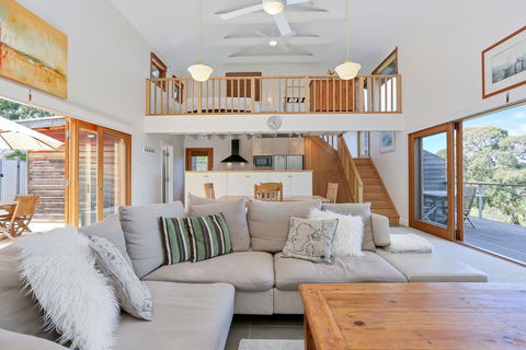 Seascape Retreat - Australian Directory 1
