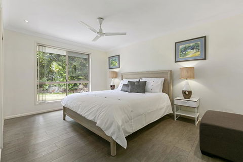 SeaShells At Noosa Heads - Australian Directory 3