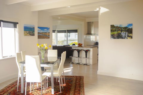 Seaside Retreat - Australian Directory 0