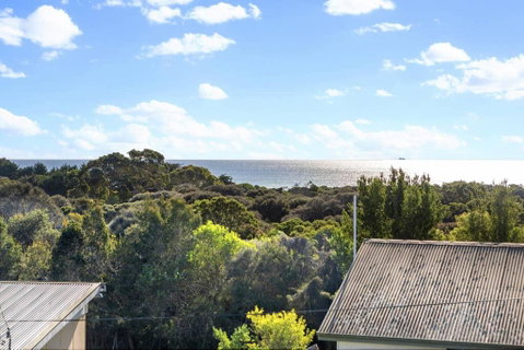 SEASIDE SERENITY 2 - L'Abode Accommodation - Australian Directory 3