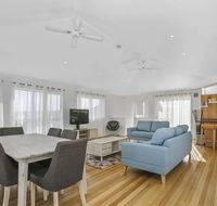 SEAVIEW - ocean views from a modern townhouse - Australian Directory