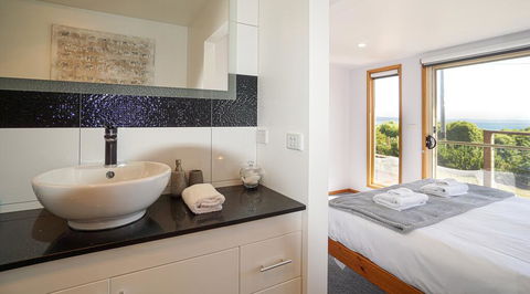 Seaview Family Retreat - Australian Directory 2