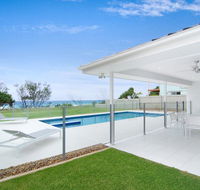 Sentosa on Tugun - Beachfront 5 Bedroom - Australian Directory