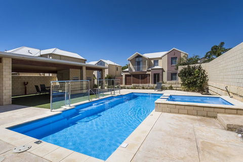 Serenity On The Terrace - Australian Directory 1