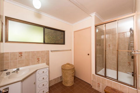 Shardlow - Australian Directory 2