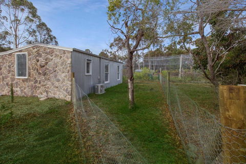 Shearers Cottage - Pet Friendly Holiday Accommodation - Australian Directory 1