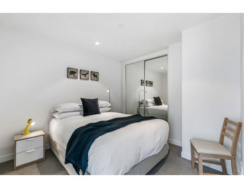 Shop Til You Drop At Sleek Unit In Hip Area - Australian Directory 1