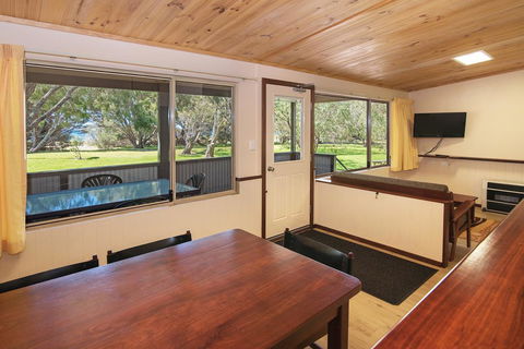 Siesta Park Holiday Resort - Australian Directory 1