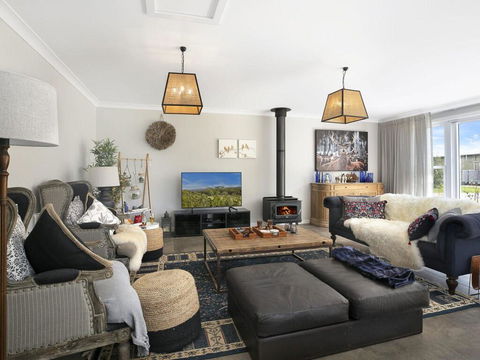 Silky Oak Villa - Spacious & Beautifully Decorated - Australian Directory 0