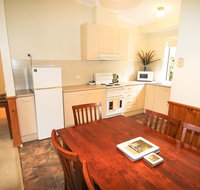Silver Birches Holiday Unit 10 - Australian Directory