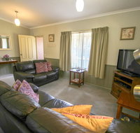 Silver Birches Holiday Unit 6 - Australian Directory