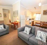 Silver Birches Holiday Unit 7 - Australian Directory
