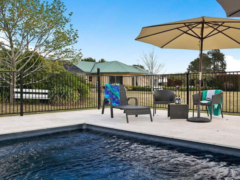 Sinden Park - Garden, Swimming Pool, Rural Vistas - Australian Directory 1