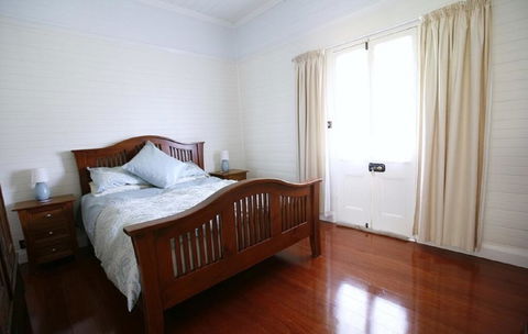 Singleton's Retreat Near Wiseman's Ferry - Australian Directory 2