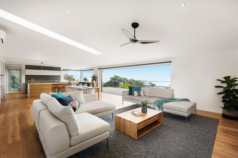 Skyluxe Luxury Retreat With Water Views And Deluxe Interior From Every Room - Australian Directory 0