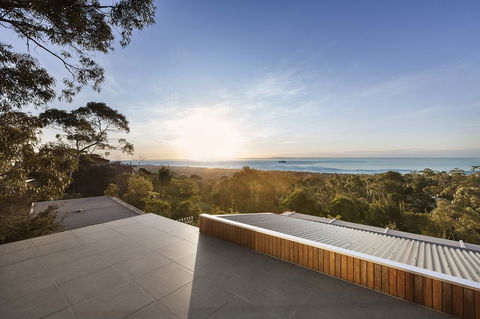 Skyluxe Luxury Retreat With Water Views And Deluxe Interior From Every Room - Australian Directory 1