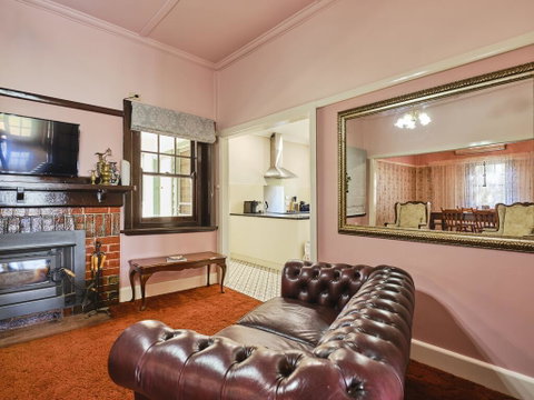 Skymirror Cottage - Australian Directory 2
