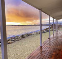 Smart Beach House  Pelican Point - Australian Directory