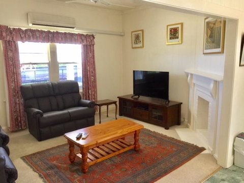 Smith Street Cottage Naracoorte - Australian Directory 2