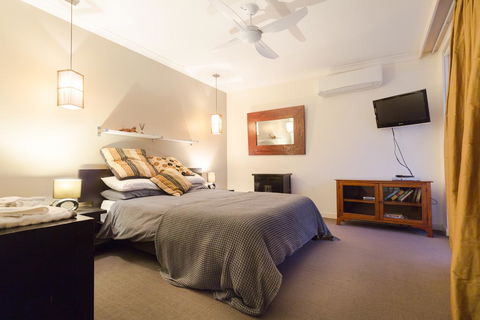 SoHo Penthouse - Australian Directory 2