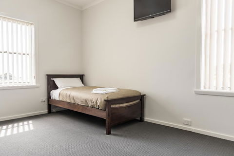 Somerset Hotel - Australian Directory 3