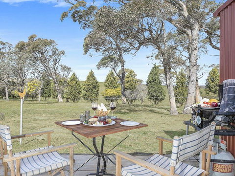 Somerton Barn - Rural Tranquility & Country Comfort - Australian Directory 0