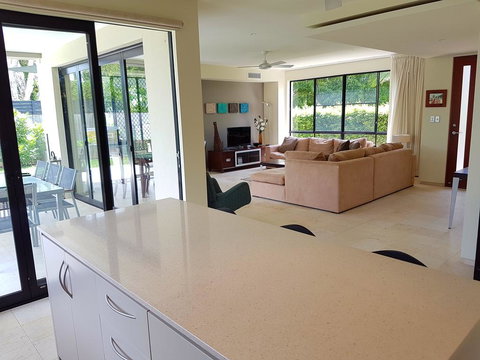 SONOMA - On The River - Australian Directory 0