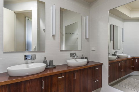 Sophisticated Contemporary Coastal Living With Sweeping Views In Cape Schanck - Australian Directory 3