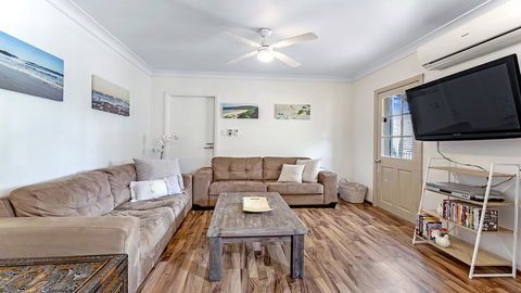 Sounds Of Sunshine 2 Downstairs Half Of House - Australian Directory 3