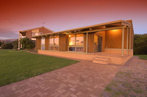 South Beach House 1 - 12 Gold Coast Drive - Australian Directory 2