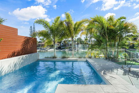Space & Seclusion On The Water, Noosa Heads - Australian Directory 2
