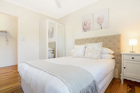 Spacious Renovated Apartment In Quiet Area - Australian Directory 2