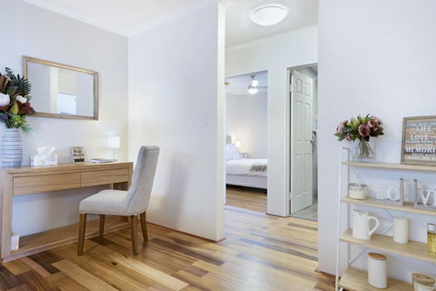Spacious Renovated Apartment In Quiet Area - Australian Directory 1