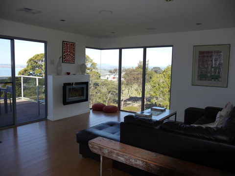 Spectacular Holiday Living - Australian Directory 3
