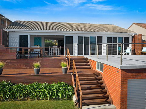 Spirit Of Gerroa - Australian Directory 1