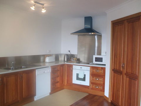 St Helens On The Bay - Australian Directory 1