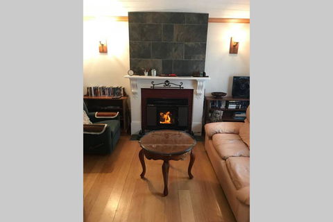 Stable Cottage - Australian Directory 2