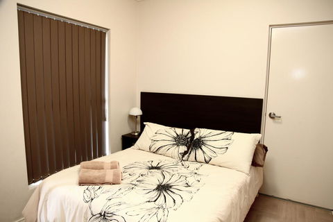Station Hotel Motel Kurri - Australian Directory 1