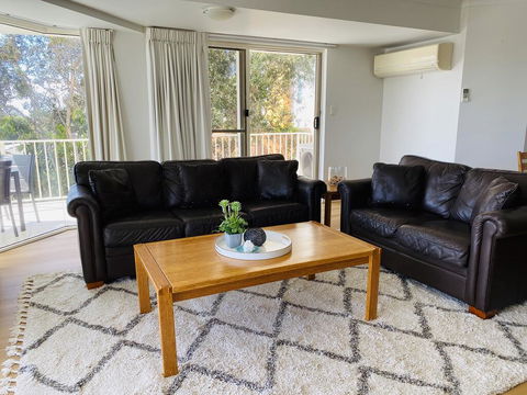 Steps From Mudjimba Beach 3 BR Apt Sunshine Coast With WIFI,Pool,Parking - Australian Directory 1