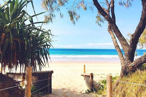 Steps From Mudjimba Beach 3 BR Apt Sunshine Coast With WIFI,Pool,Parking - Australian Directory 0