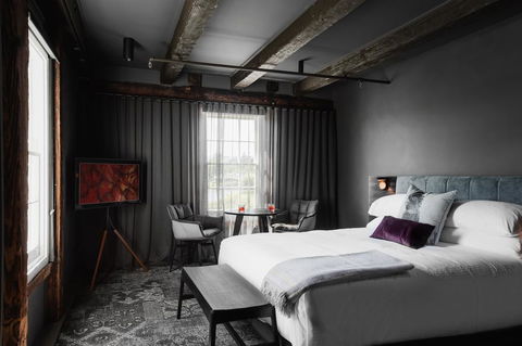 Stillwater Seven - Australian Directory 0