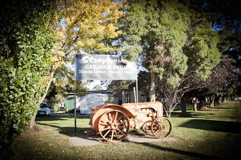 Strayleaves Caravan Park - Australian Directory 0