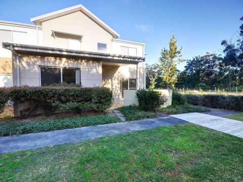 Stunning Holiday Townhouse - Australian Directory 0